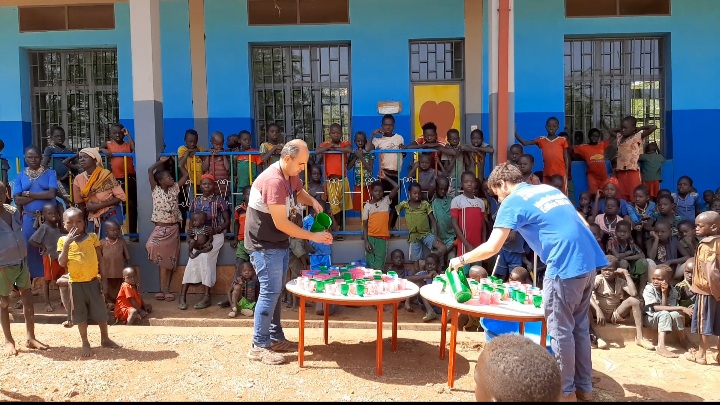 d6b1acba-5431-46ce-9135-3974cd8c4727